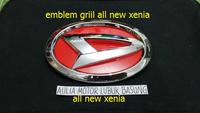 Gambar emblem original logo daihatsu all new xenia merah untuk grill depan dari Aulia Motor Lubuk Basung undefined 2 Tokopedia