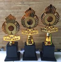 Gambar Piala-Trophy model burung murah dari Pualam Berlian Trophy undefined 1 Tokopedia