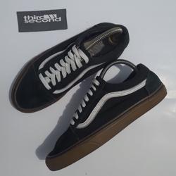 white vans black stripe gum sole