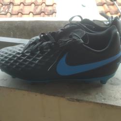 nike legend 8 club tf