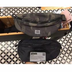 waist bag pull and bear