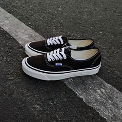 vans authentic 44 dx black