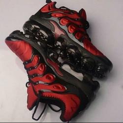 tn vapormax red