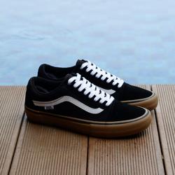 white vans black stripe gum sole