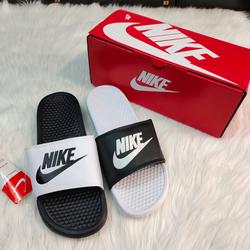 nike benassi mismatch slides