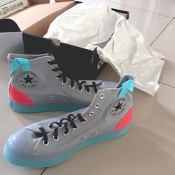 90s converse and socks