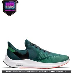 hiking sneakers women nike