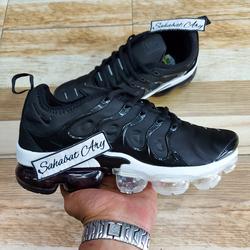 vapormax plus white purple