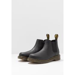 dr martens snowplow chelsea