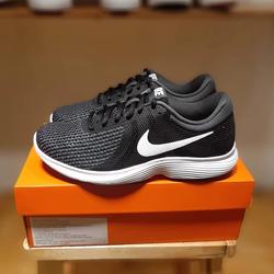 nike running revolution 4