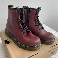 dr martens junior red