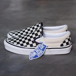 vans chequered