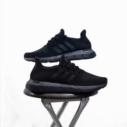 Jual Adidas Swift Run Shoes Terbaik di 