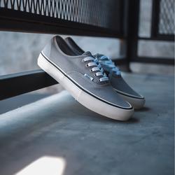 vans authentic pro fuchsia checkered skate shoes