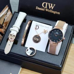 Jual Ulang Tahun Jam Jam Tangan Wanita Model Desain Terbaru Harga November 2021