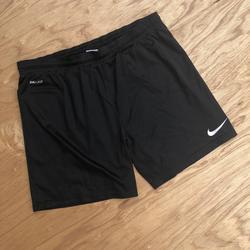 nike cycling shorts with pockets 