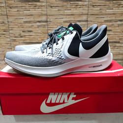 nike zoom win
