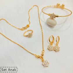 Set Perhiasan Anak Lapis Emas Full Permata Anting Kalung Cincin Gelang