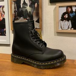 Jual DR. MARTENS 1460 BLACK NAPPA LEATHER 8 EYE/HOLE ORIGINAL BNIB - 7 UK  (41 EU) - Kota Bandung - bandungoriginale | Tokopedia