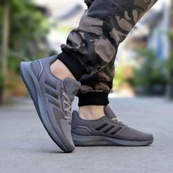 harga adidas falcon ori