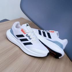 harga adidas falcon ori