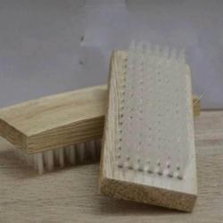 Sikat baju kayu serbaguna