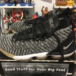 lebron 16 oreo on feet