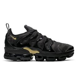 air max vapormax plus all black