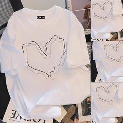 A white crew-neck with a heart design is loose and comfortable and super nice T-shirt 100%Cotton T-Shirt Oversize kaos oversize wanita | Baju Atasan kaos Rendering love print