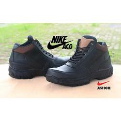 nike store khaki boot