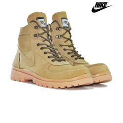 nike leather boot