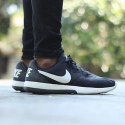 nike md runner pink