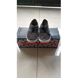 vans authentic lo pro size 12