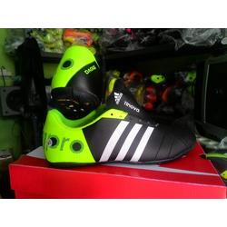adidas 11pro questra