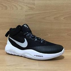 nike hyperrev kyrie