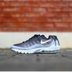 nike invigor on feet