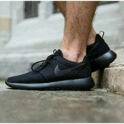 nike roshe run black original