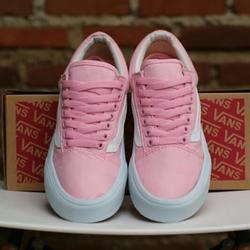 womens light pink vans