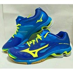 harga mizuno wave lightning z2