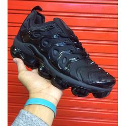 vapormax plus black size 12