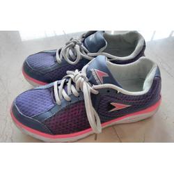 sepatu power running