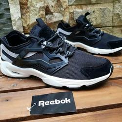 harga kasut reebok pump