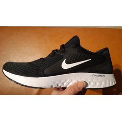 nike legend react all black