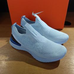 white nike phantom react flyknit
