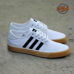 harga adidas seeley