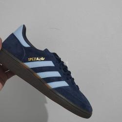 harga adidas spezial