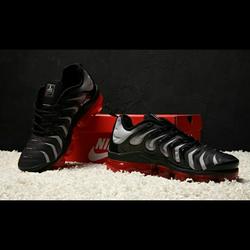 tn vapormax red