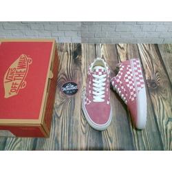 raspberry rose checkered vans