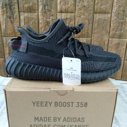 black yeezy 10.5