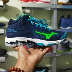mizuno wave lightning z4 mid